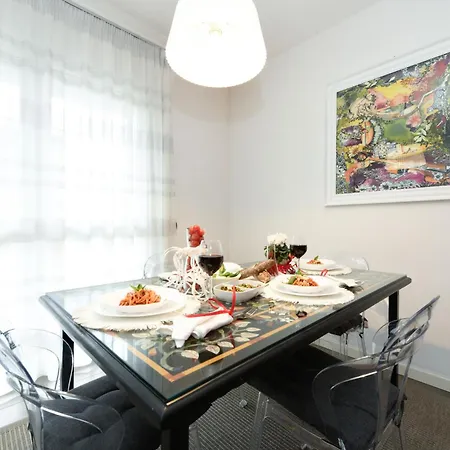 Apartment Desenzanoloft Official Partner Marriott Homes & -the Wind Rose Renovation 2025 Desenzano del Garda