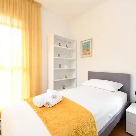 Desenzanoloft Official Partner Marriott Homes & -the Wind Rose Renovation 2025 Apartment Desenzano del Garda